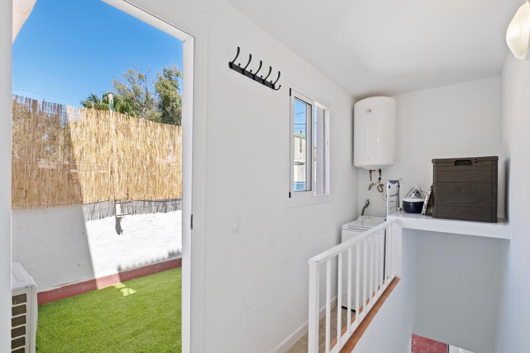 Apartamento En La Playa Con Terraza Малага Экстерьер фото