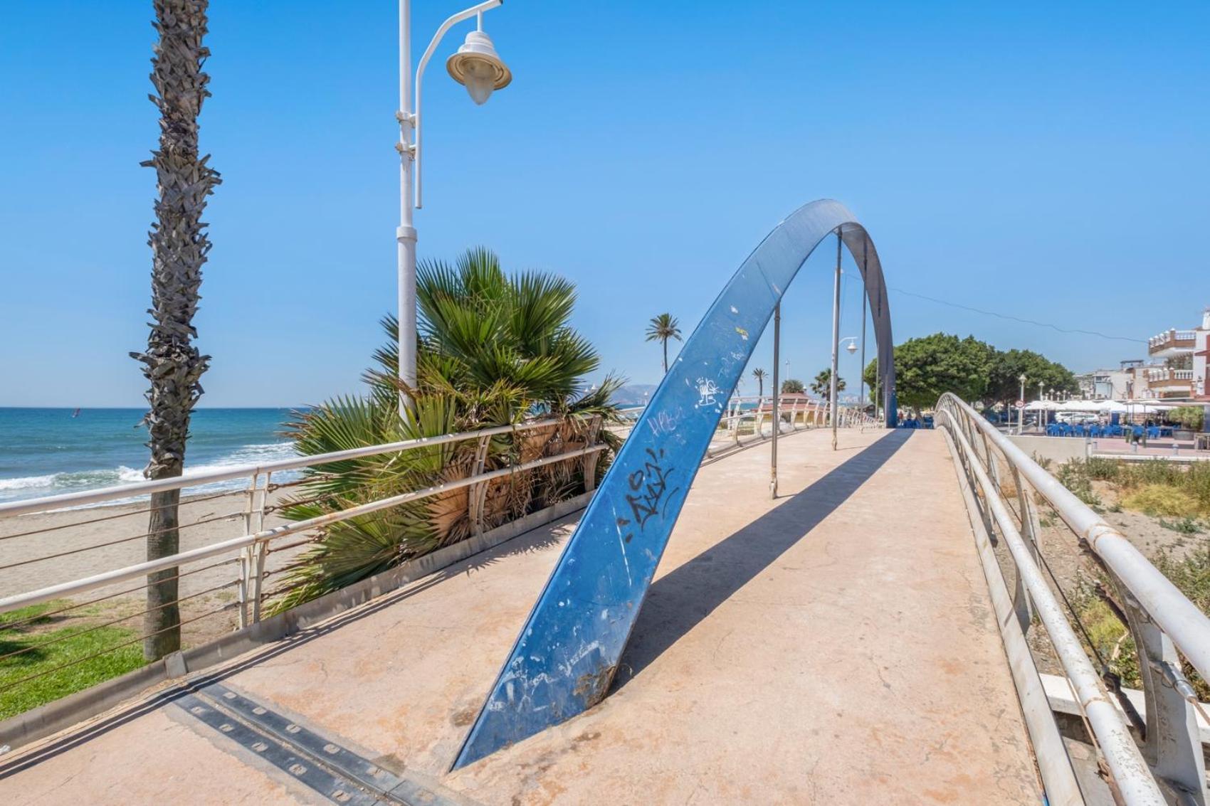 Apartamento En La Playa Con Terraza Малага Экстерьер фото
