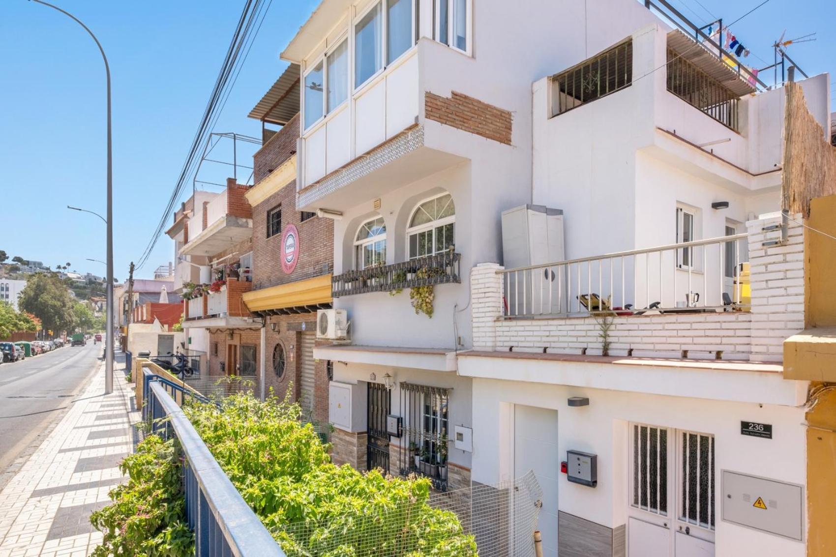 Apartamento En La Playa Con Terraza Малага Экстерьер фото